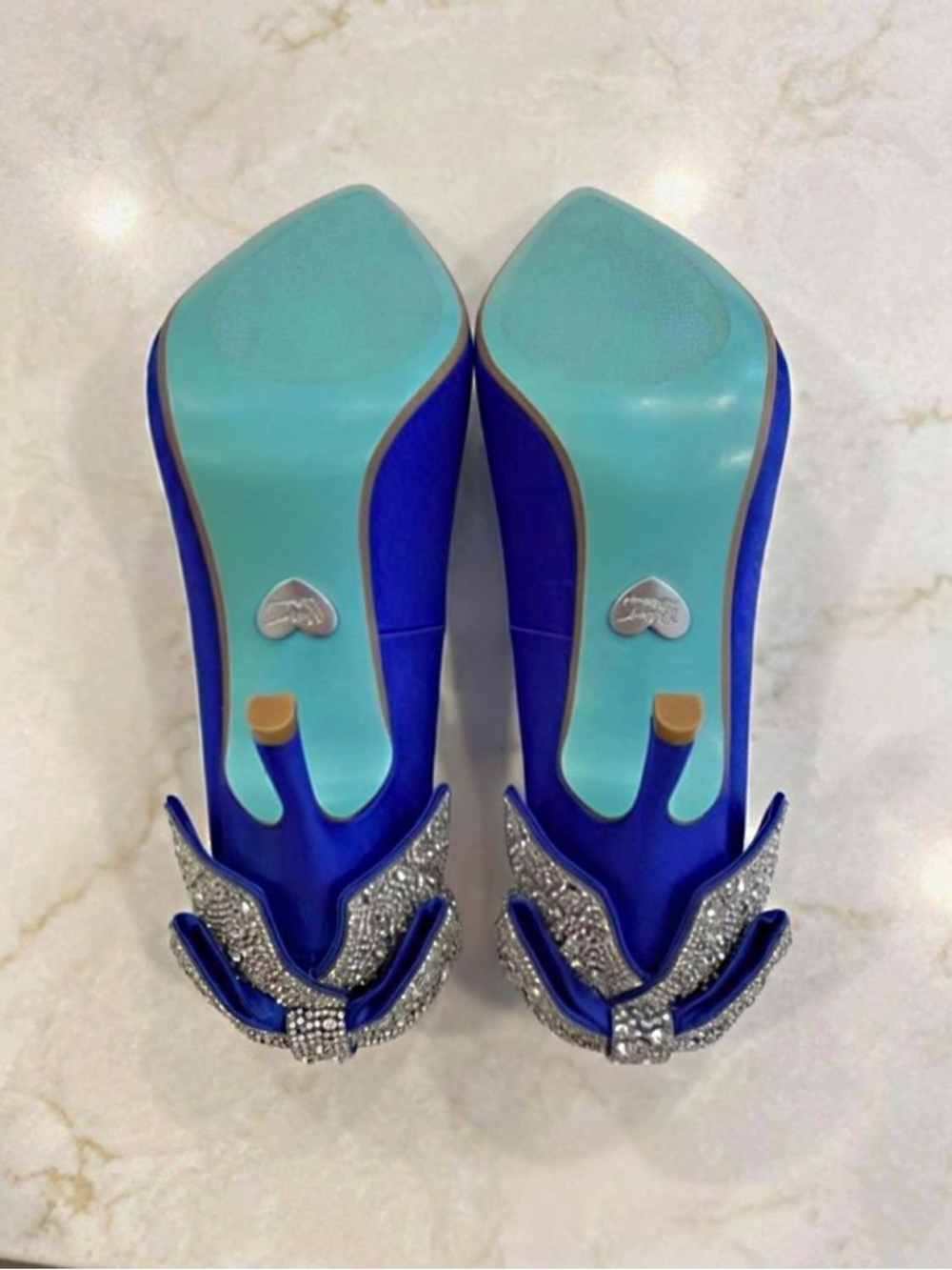 RARE Blue by Betsey Johnson Bryn Bow Blue Satin Rhinestone Pumps sz 7.5M - Picture 11 of 13